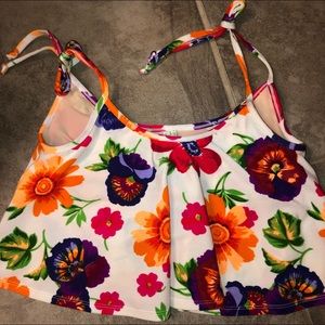 Size Large Textured Floral Kortni Jeane Swing Top